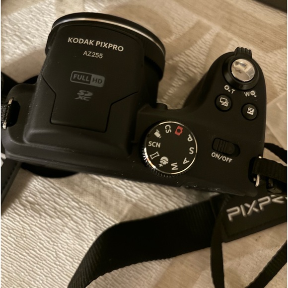 Like-New Kodak PixPro AZ255 Digital Camera - Picture 12 of 15
